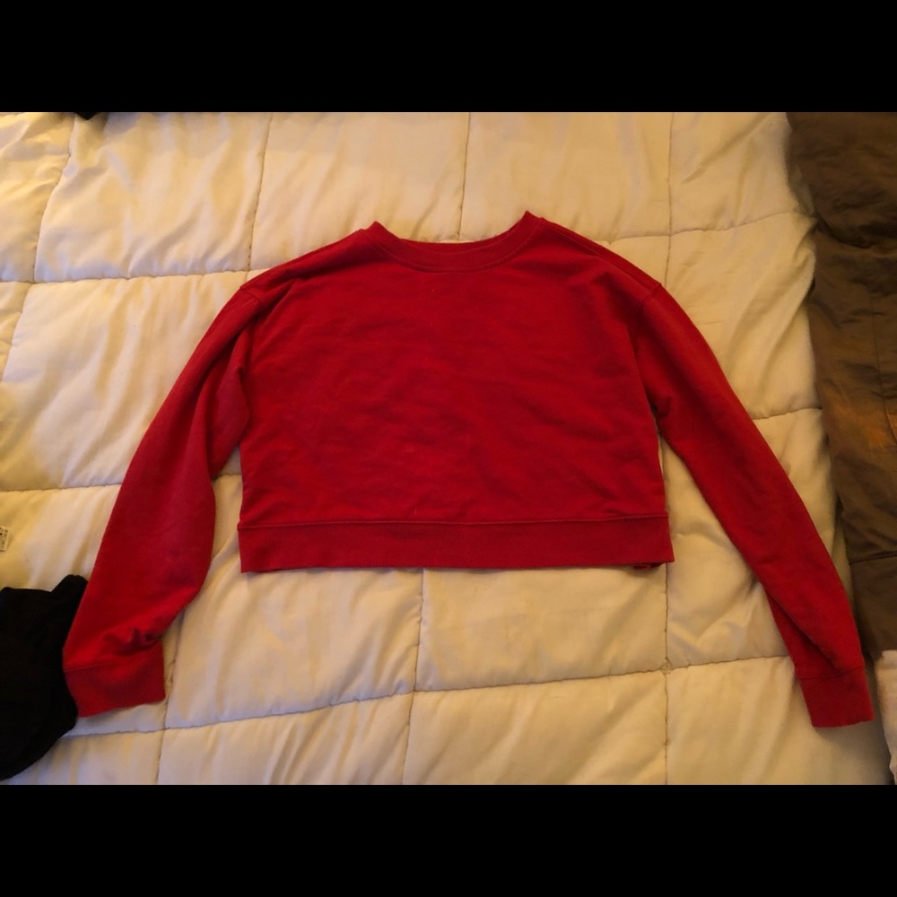 Red boxy long sleeve croptop